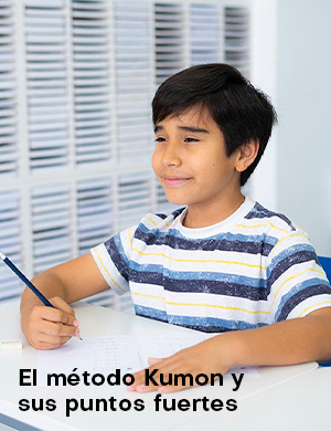 Niño estudiando con materiales del método Kumon en un ambiente organizado y con la postura adecuada